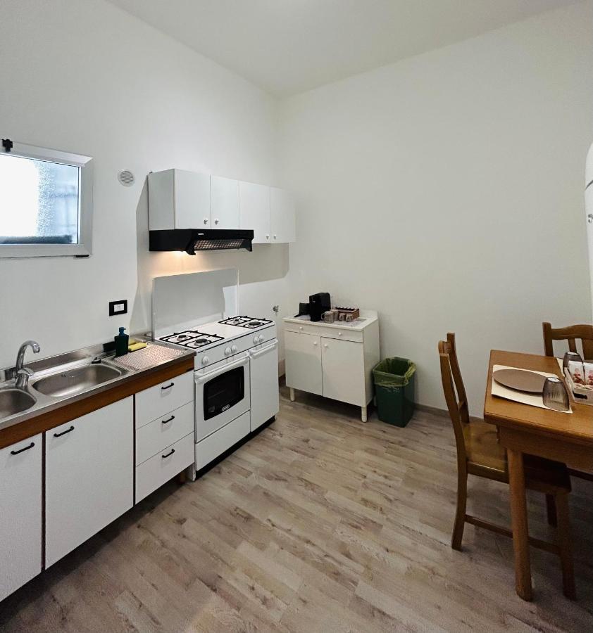 Essential House Apartment Brindisi Luaran gambar